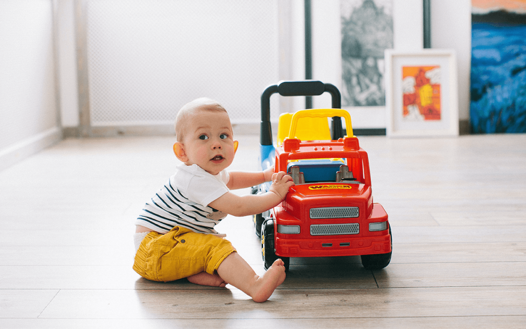 Jeździk dla dziecka – doskonały pomysł na prezent